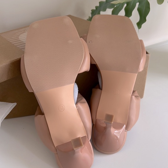 Looks Like Summer Suoshiqi LLS womens Alyssa Heel NEW in box size 38, is size 7 - Picture 4 of 6